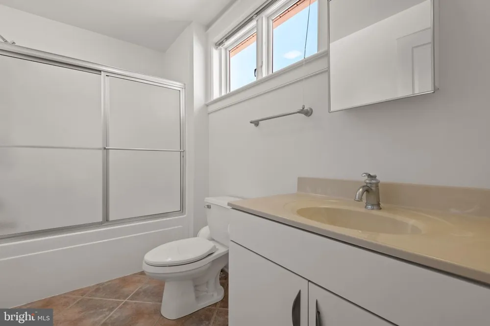 23 DEERFIELD ROAD Lancaster, PA 17603