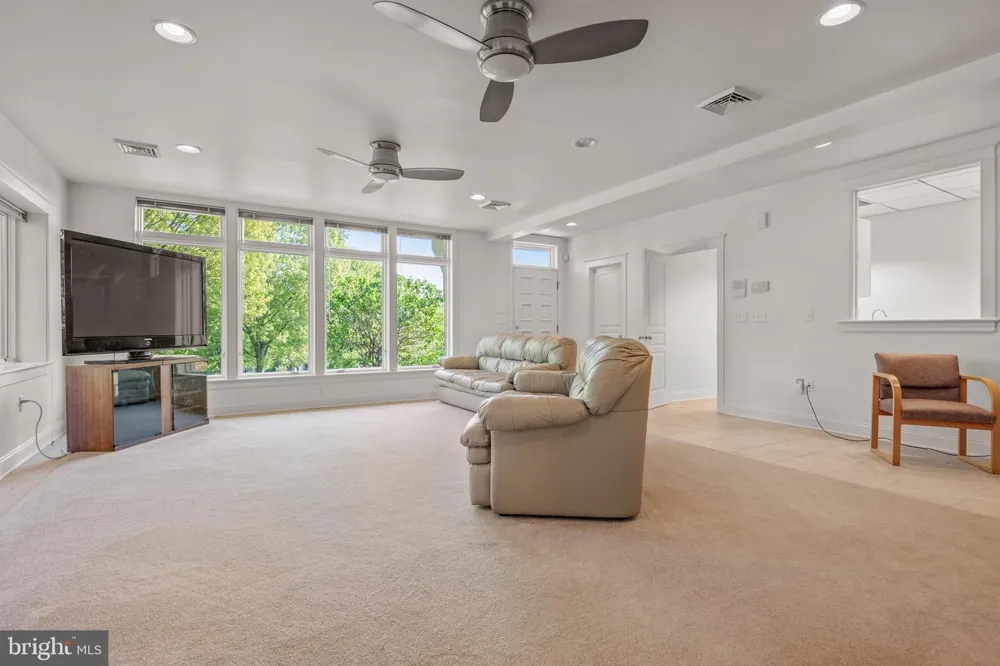 23 DEERFIELD ROAD Lancaster, PA 17603