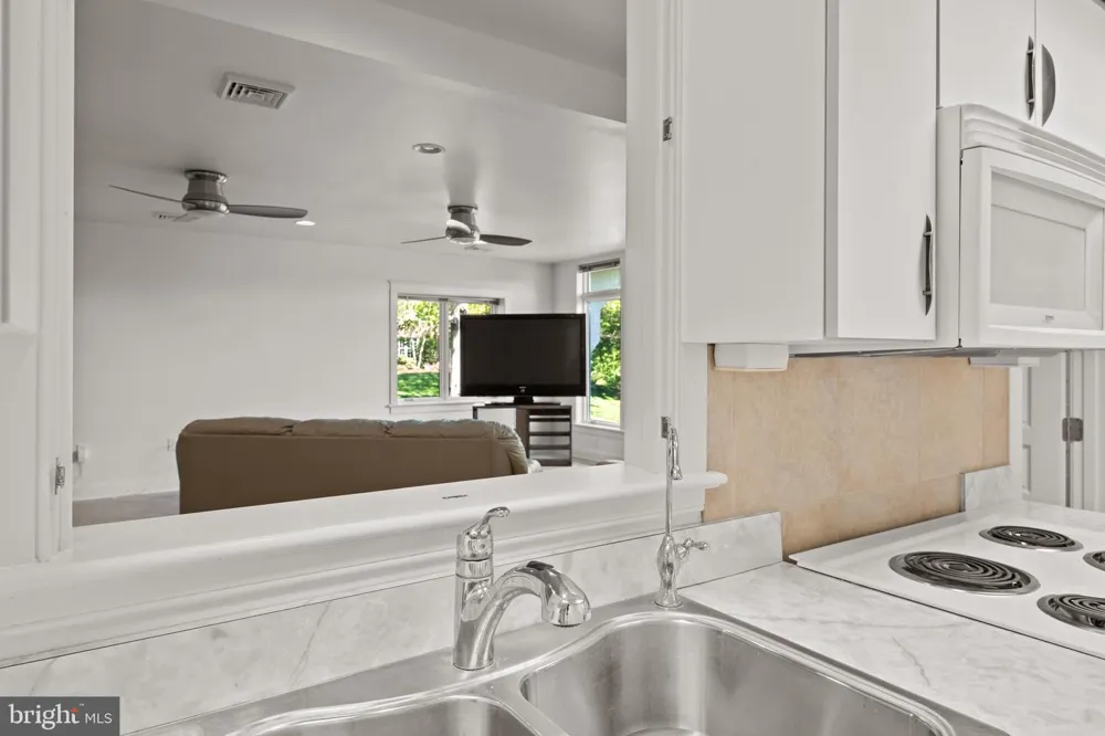 23 DEERFIELD ROAD Lancaster, PA 17603