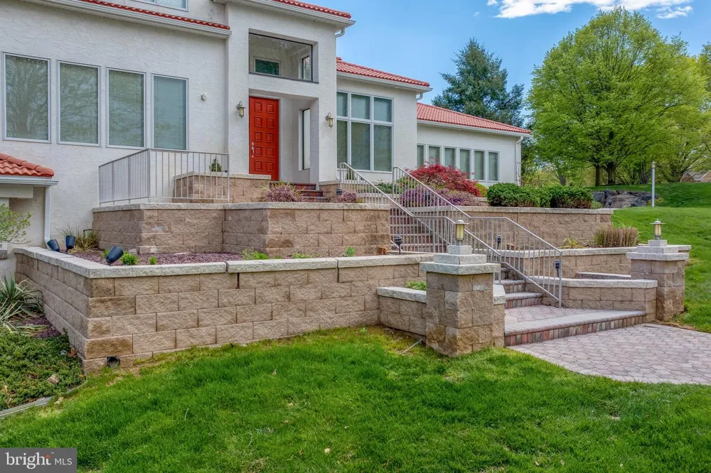 23 DEERFIELD ROAD Lancaster, PA 17603