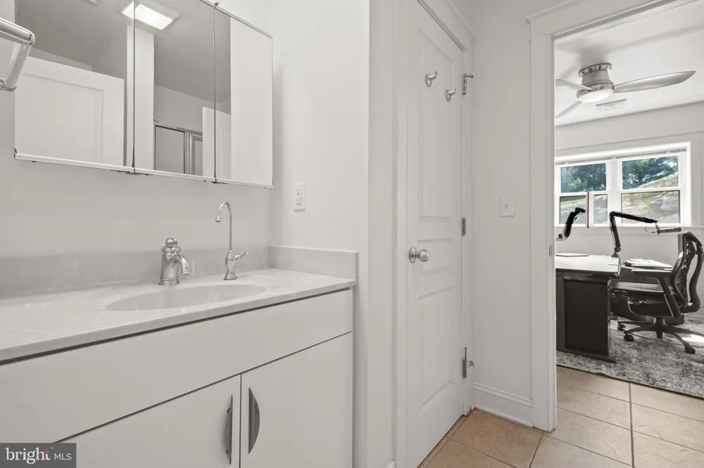 23 DEERFIELD ROAD Lancaster, PA 17603