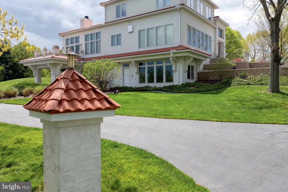 23 DEERFIELD ROAD Lancaster, PA 17603