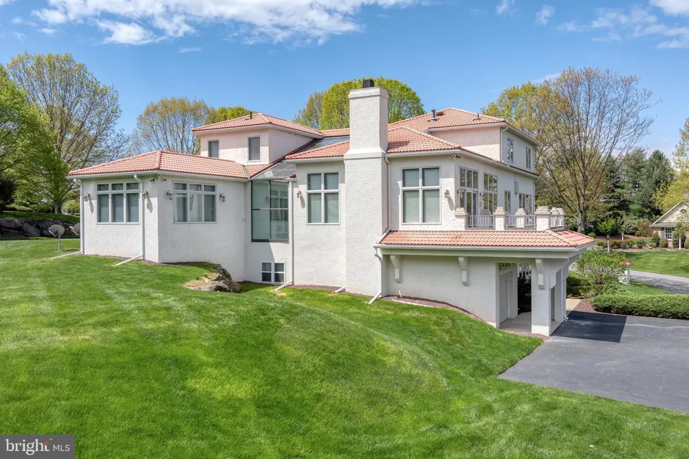 23 DEERFIELD ROAD Lancaster, PA 17603