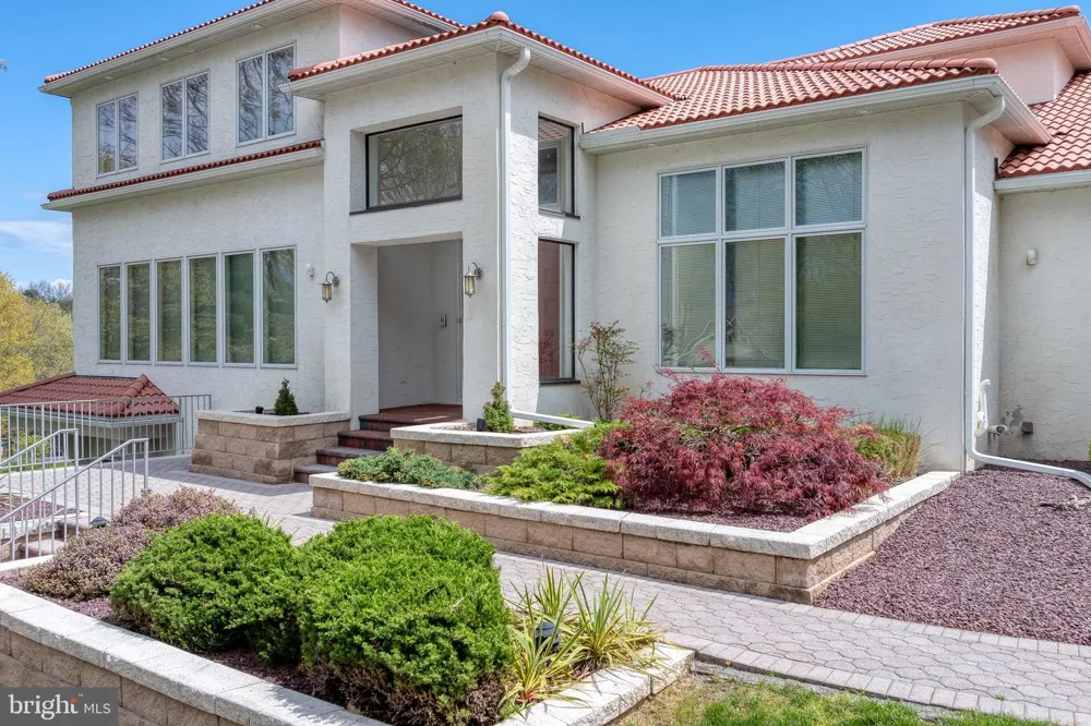 23 DEERFIELD ROAD Lancaster, PA 17603