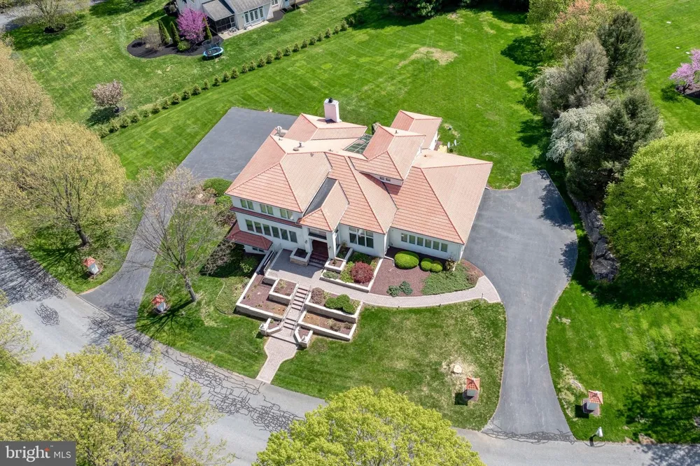 23 DEERFIELD ROAD Lancaster, PA 17603