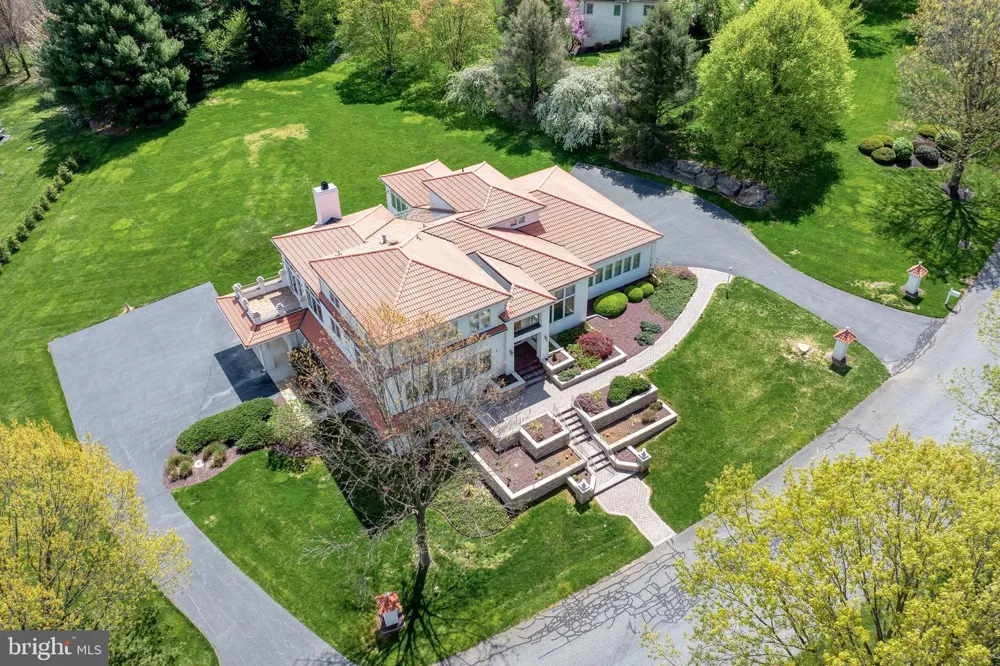 23 DEERFIELD ROAD Lancaster, PA 17603