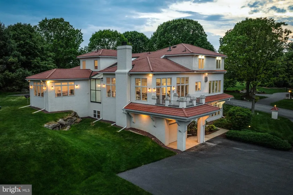23 DEERFIELD ROAD Lancaster, PA 17603