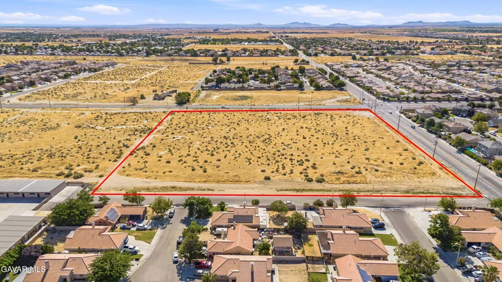 2000 E Lancaster Blvd Lancaster, CA 93535