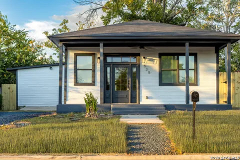 535 Austin St