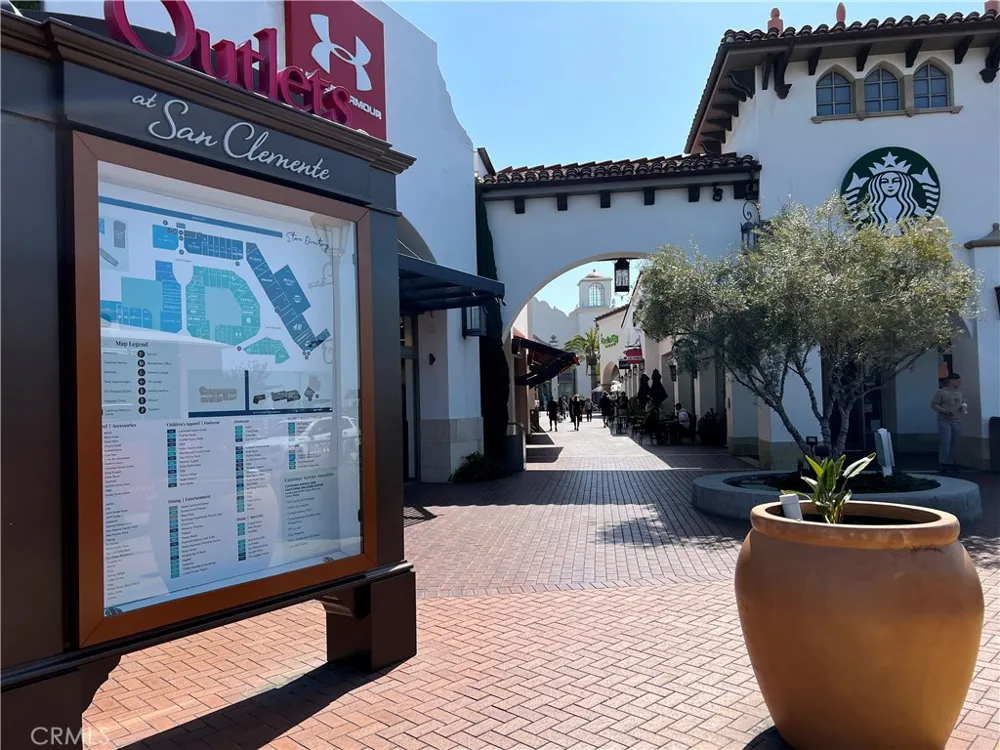 202 Via Galicia San Clemente, CA 92672