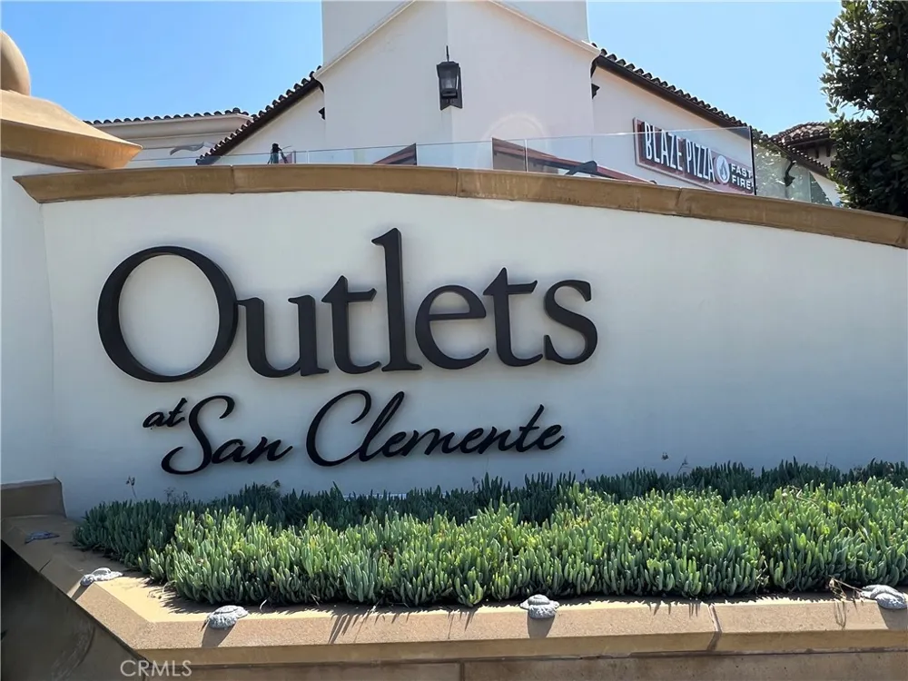202 Via Galicia San Clemente, CA 92672