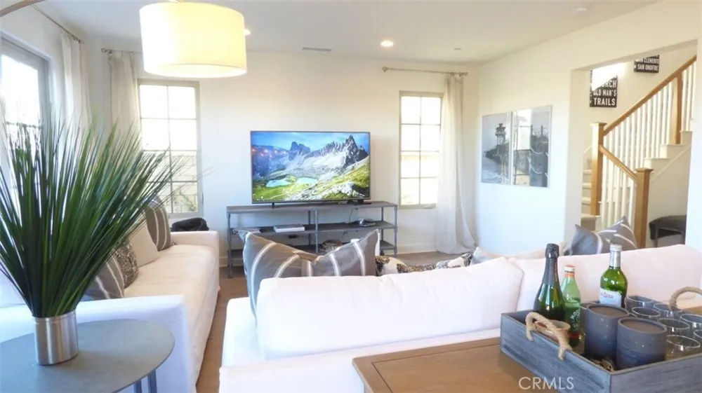 202 Via Galicia San Clemente, CA 92672