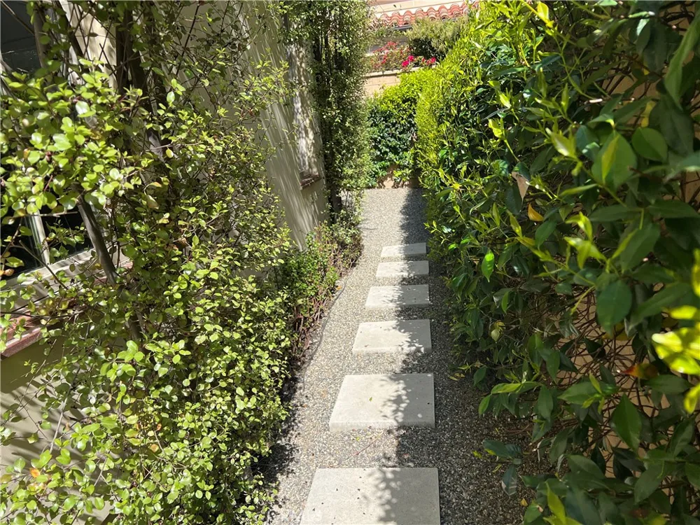 202 Via Galicia San Clemente, CA 92672