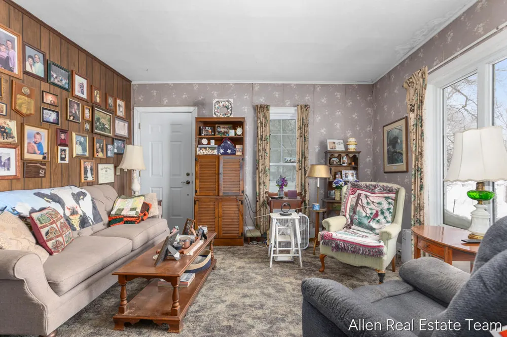 1224 102nd Avenue Plainwell, MI 49080