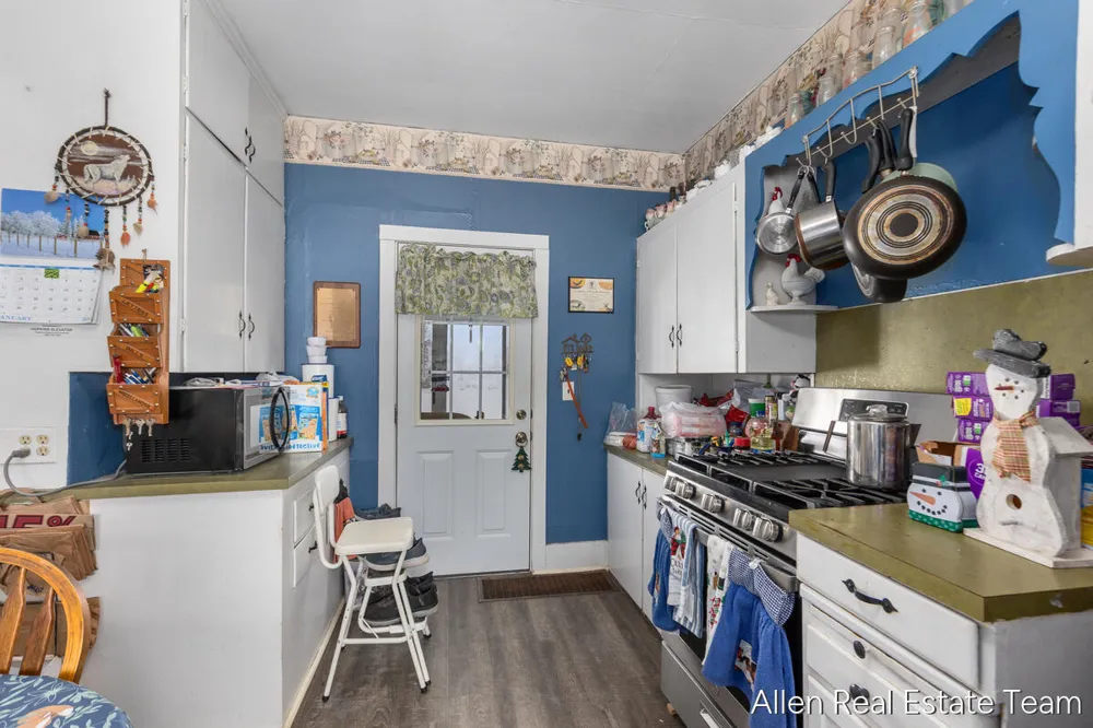 1224 102nd Avenue Plainwell, MI 49080