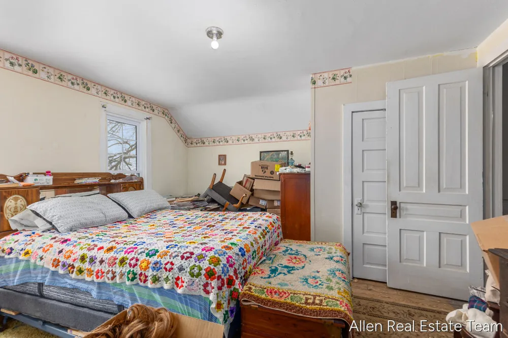 1224 102nd Avenue Plainwell, MI 49080