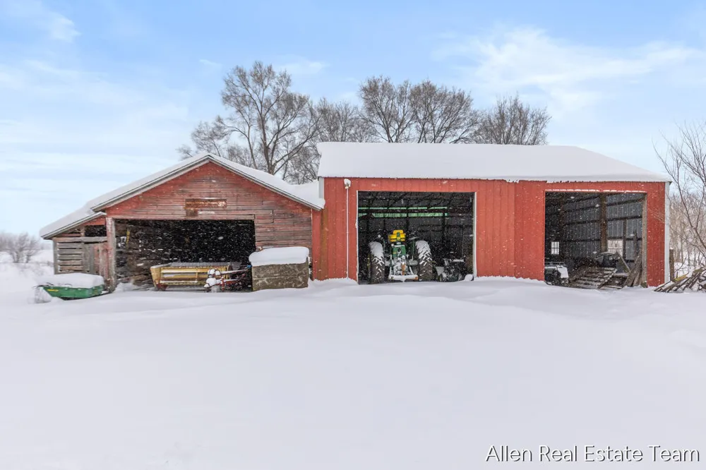 1224 102nd Avenue Plainwell, MI 49080