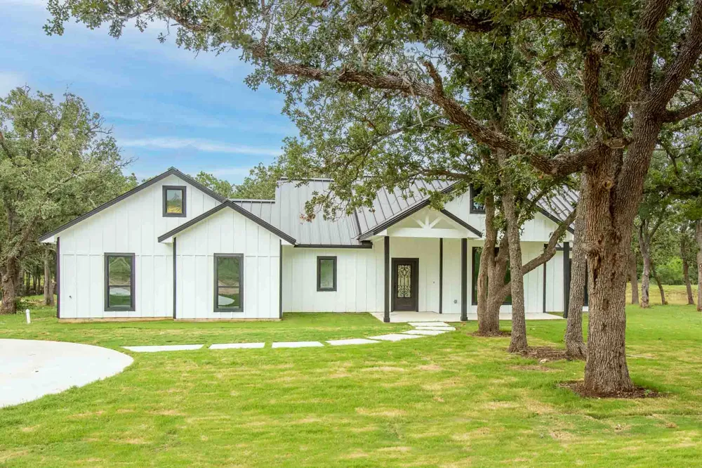 337 Smitty Lane Lockhart, TX 78644