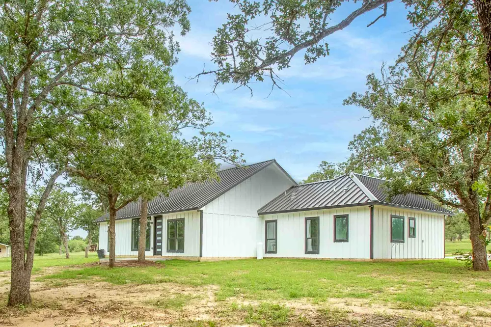 337 Smitty Lane Lockhart, TX 78644