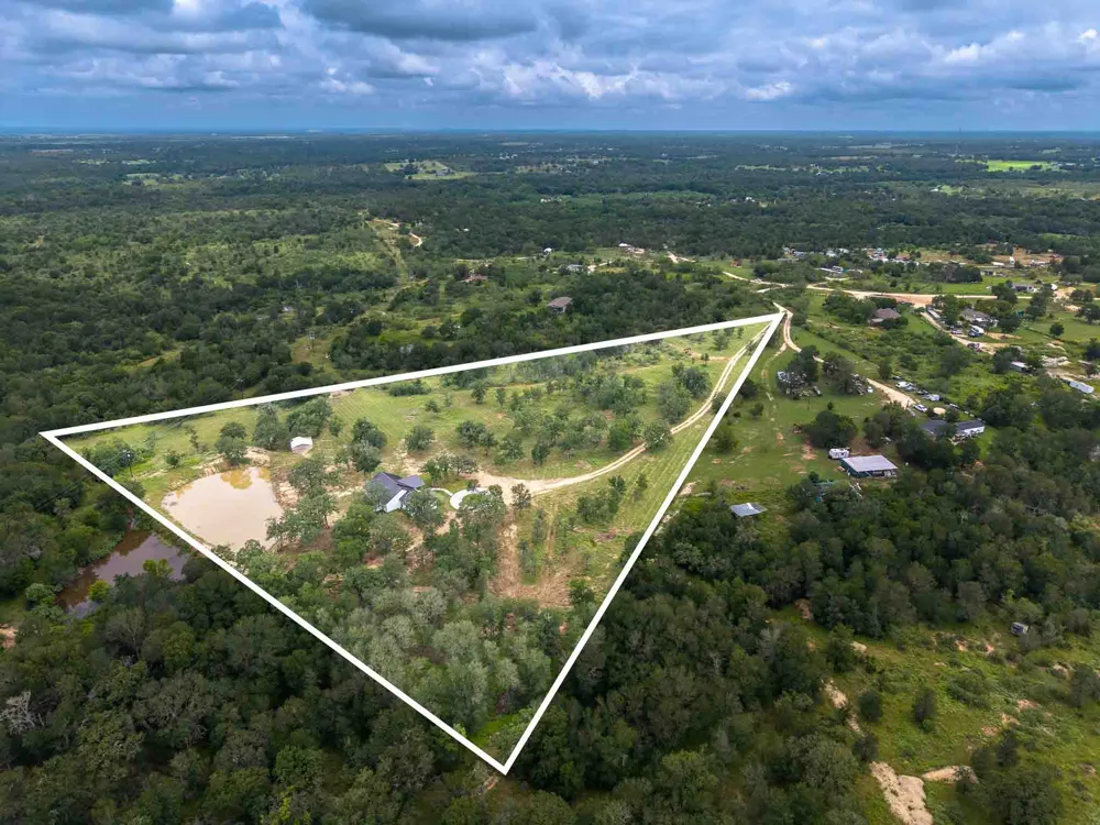 337 Smitty Lane Lockhart, TX 78644