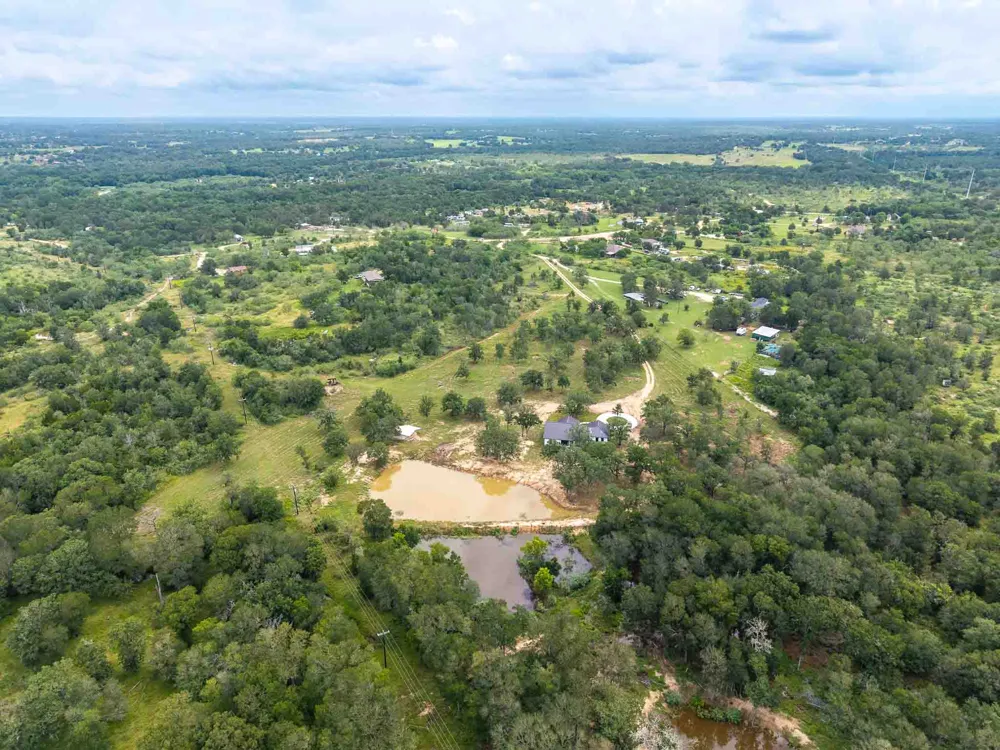 337 Smitty Lane Lockhart, TX 78644
