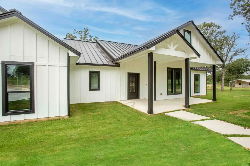 337 Smitty Lane Lockhart, TX 78644