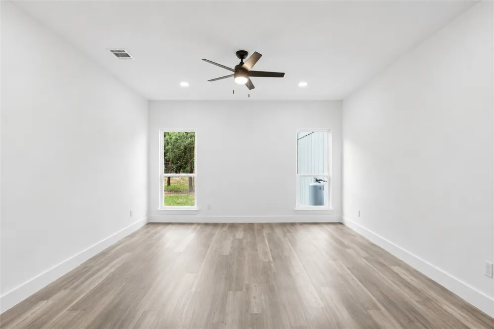 337 Smitty Lane Lockhart, TX 78644