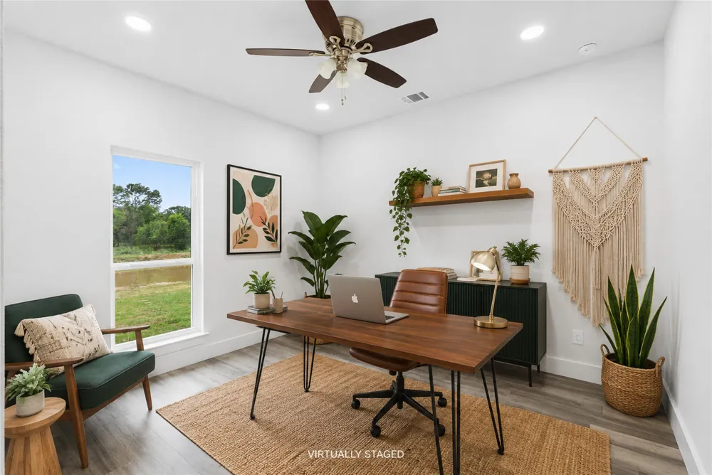 337 Smitty Lane Lockhart, TX 78644