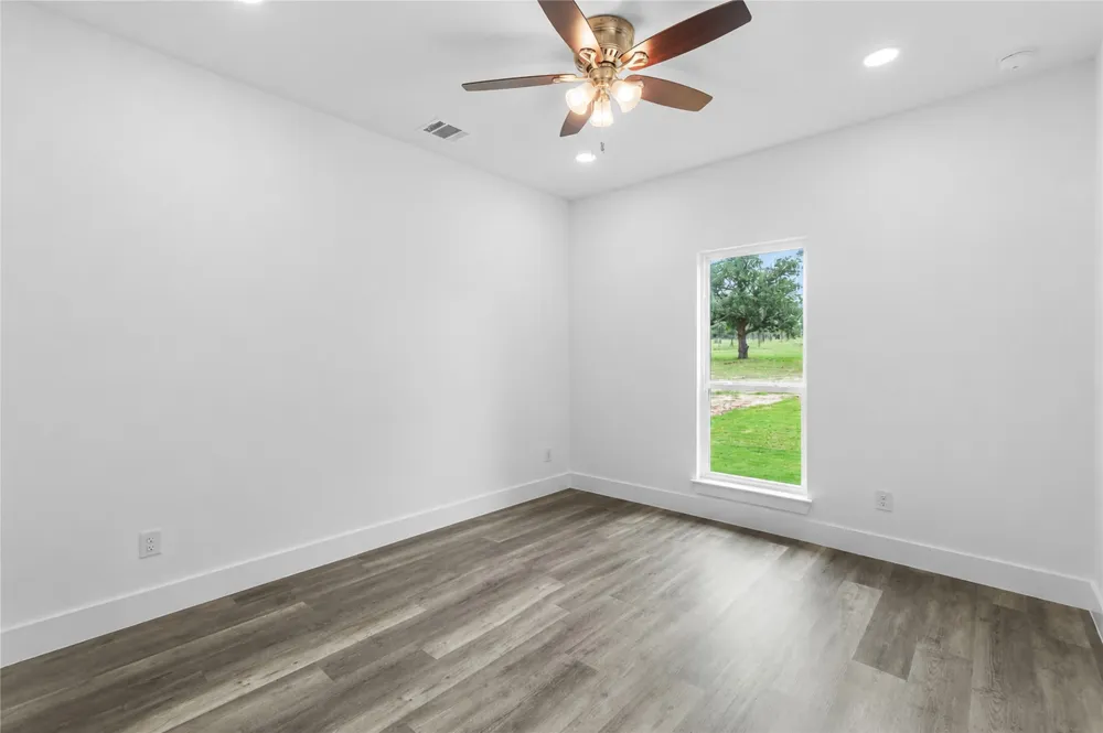 337 Smitty Lane Lockhart, TX 78644