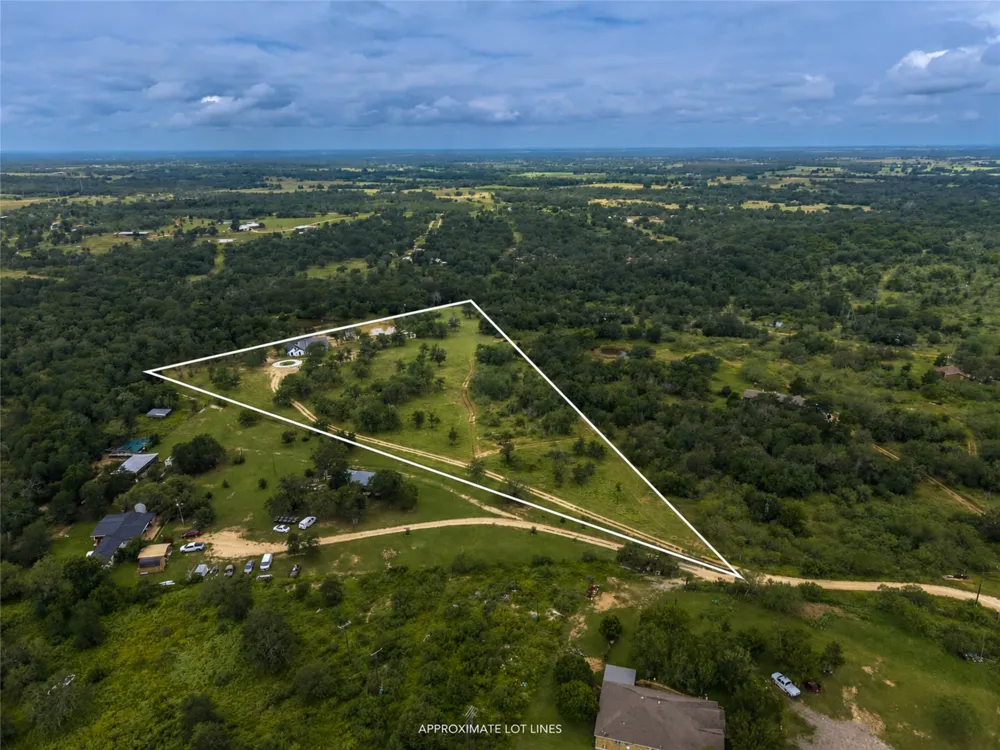 337 Smitty Lane Lockhart, TX 78644