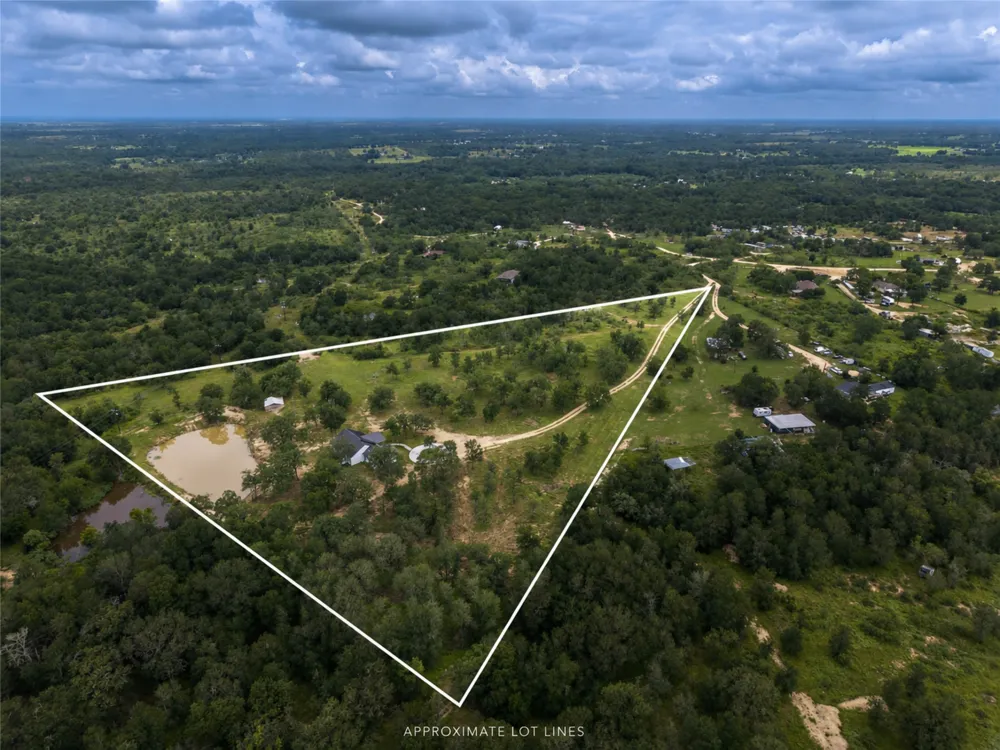 337 Smitty Lane Lockhart, TX 78644