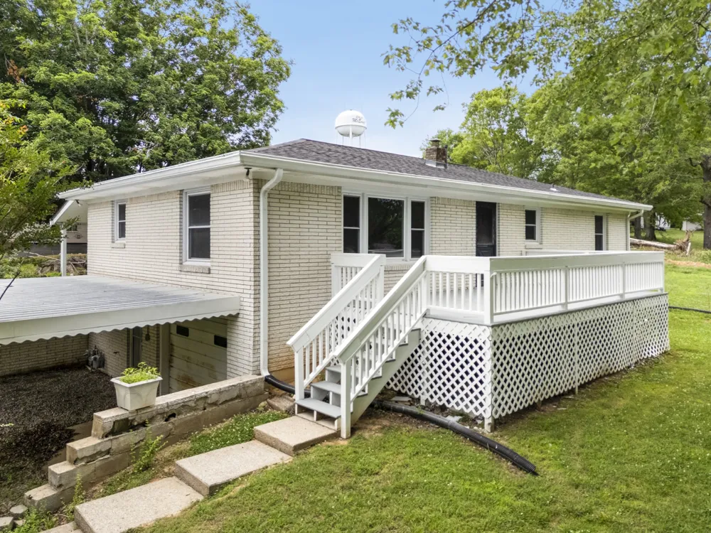 131 Bold Springs Rd Mc Ewen, TN 37101