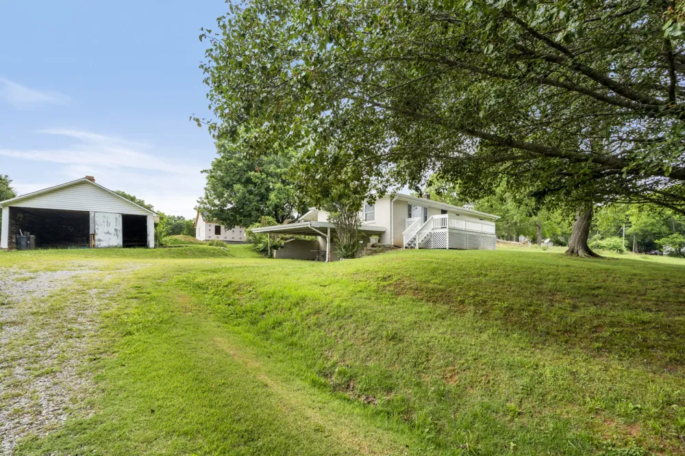 131 Bold Springs Rd Mc Ewen, TN 37101