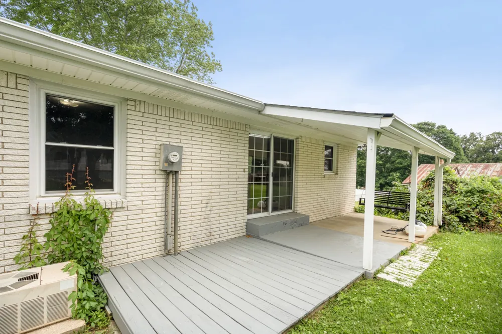 131 Bold Springs Rd Mc Ewen, TN 37101