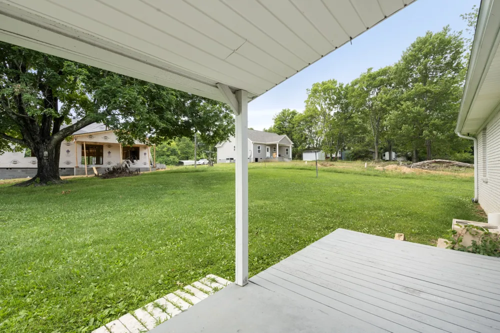 131 Bold Springs Rd Mc Ewen, TN 37101