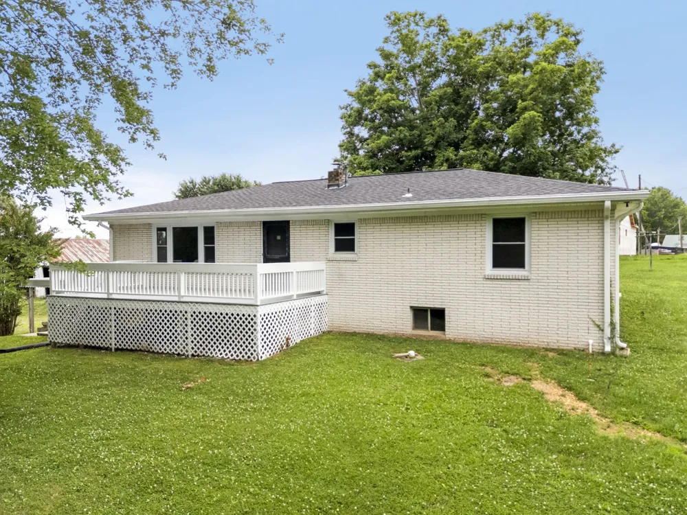 131 Bold Springs Rd Mc Ewen, TN 37101