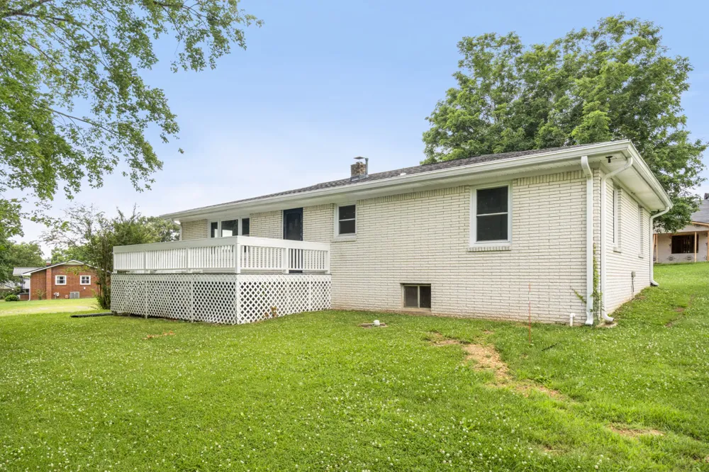131 Bold Springs Rd Mc Ewen, TN 37101