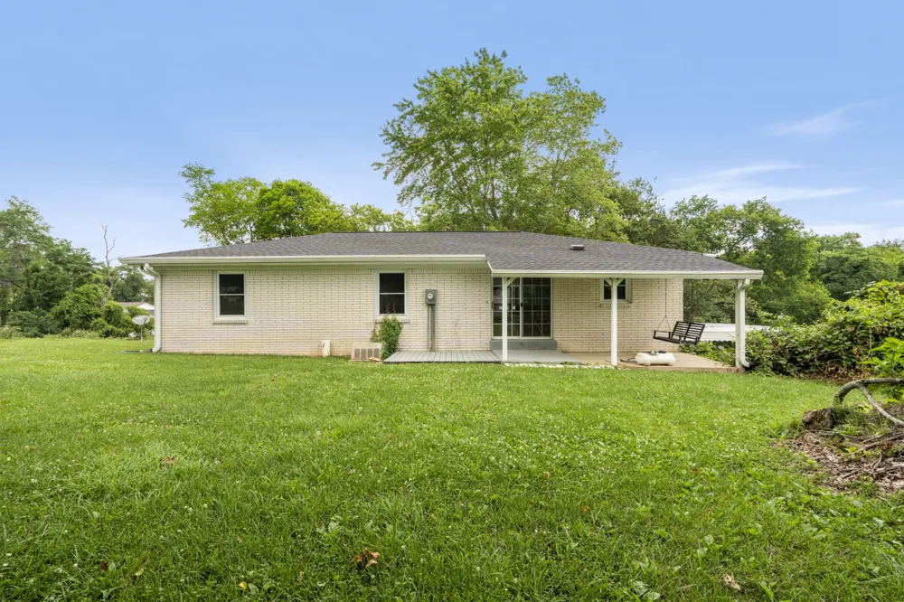 131 Bold Springs Rd Mc Ewen, TN 37101