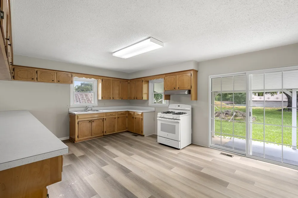 131 Bold Springs Rd Mc Ewen, TN 37101