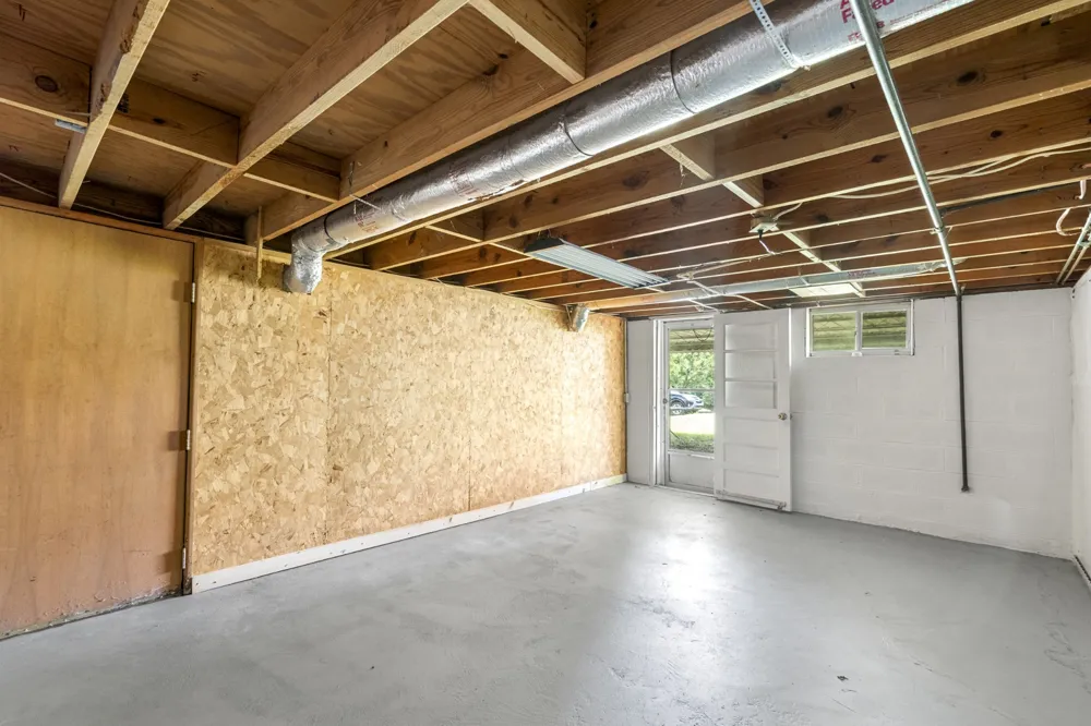 131 Bold Springs Rd Mc Ewen, TN 37101