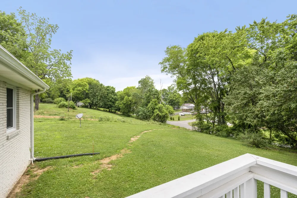 131 Bold Springs Rd Mc Ewen, TN 37101