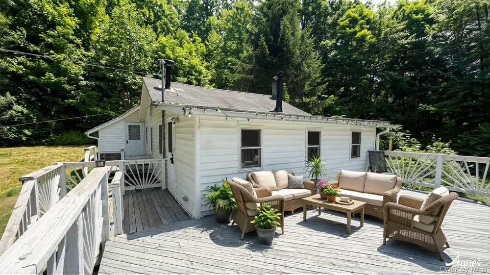 25 Gloria Trail Monroe, NY 10950