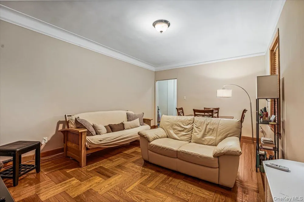 8344 Lefferts Boulevard #3D Kew Gardens, NY 11415