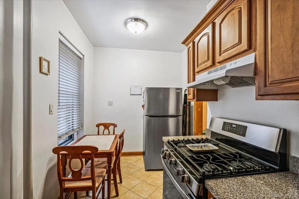 8344 Lefferts Boulevard #3D Kew Gardens, NY 11415
