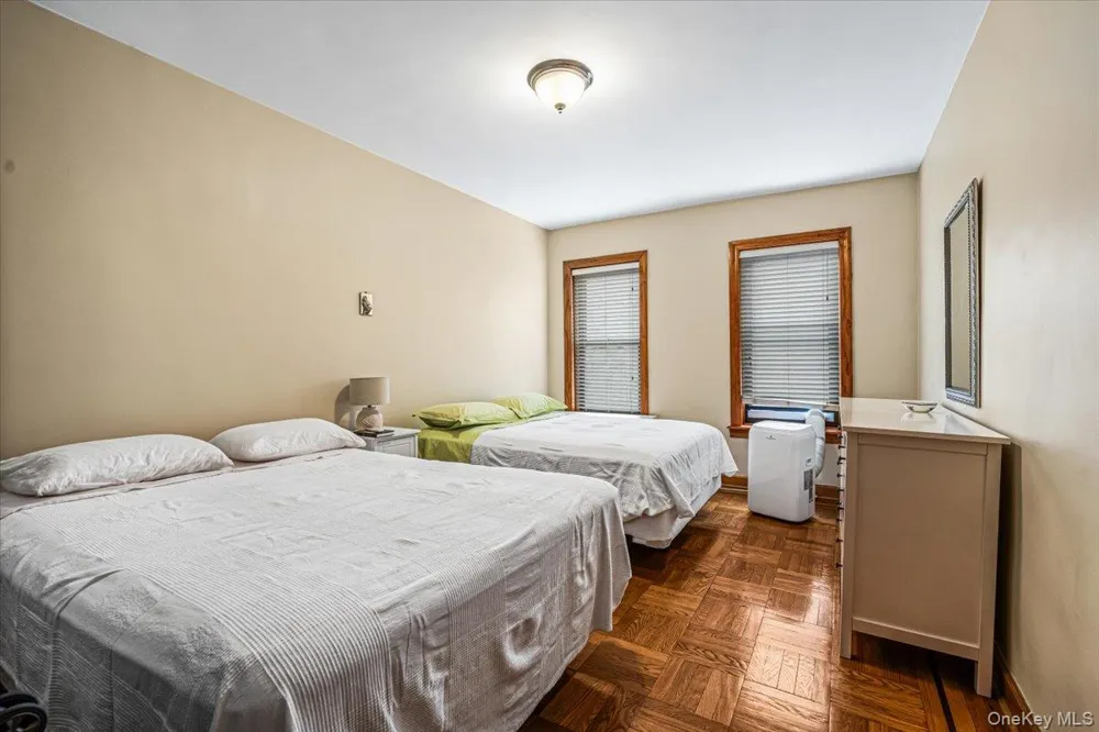 8344 Lefferts Boulevard #3D Kew Gardens, NY 11415