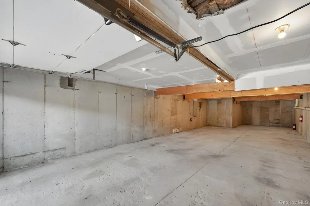 84 E Pine Street Long Beach, NY 11561