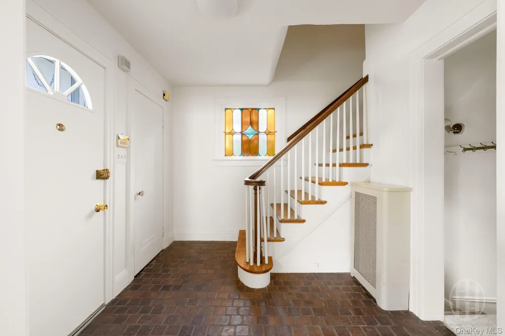 12 Carolina Road Douglaston, NY 11362