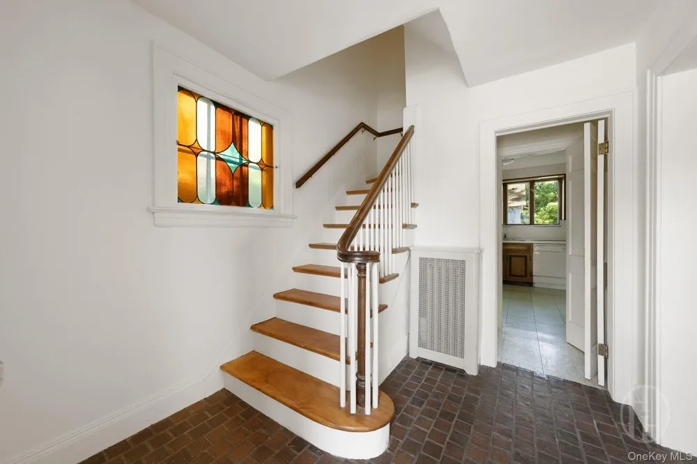 12 Carolina Road Douglaston, NY 11362