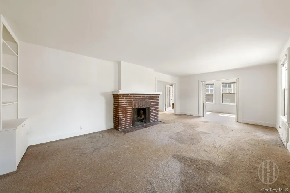 12 Carolina Road Douglaston, NY 11362
