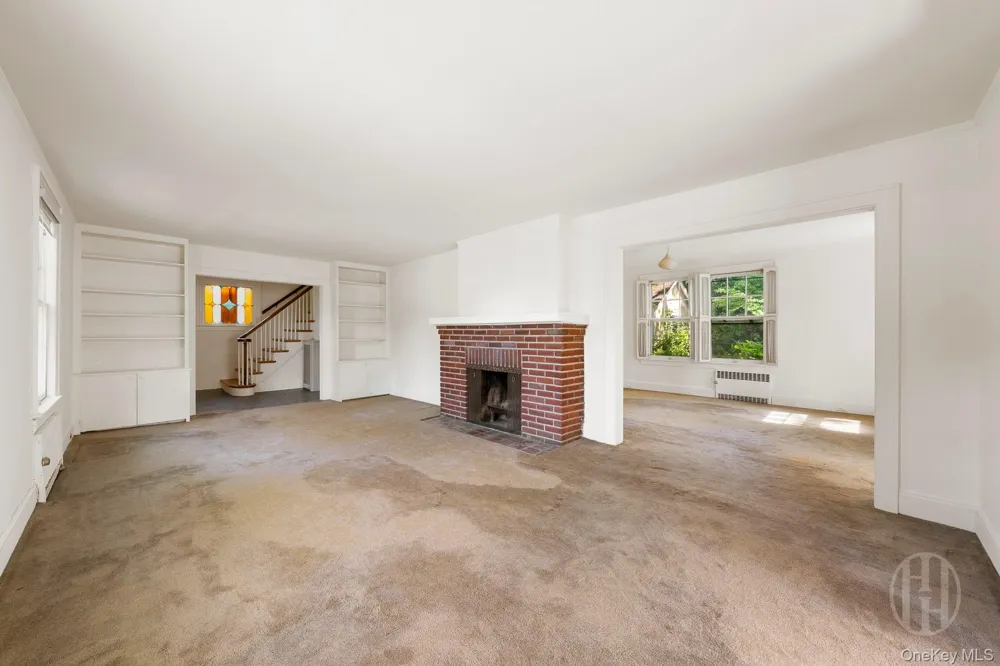 12 Carolina Road Douglaston, NY 11362